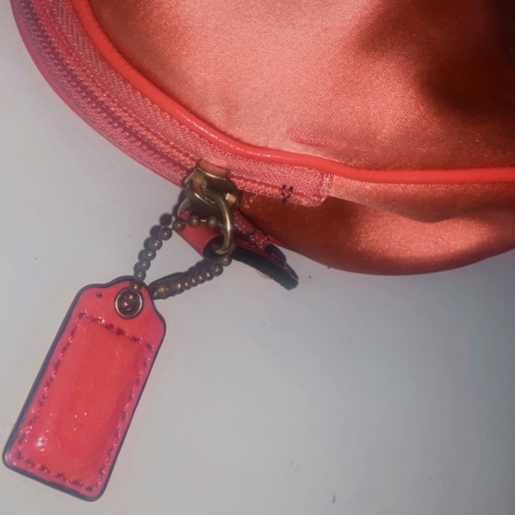 6.99 SHIPPING - HOT🎉🔥 Authentic Coral Coach Travel/Cosmetic Pouch - Picture 4 of 4